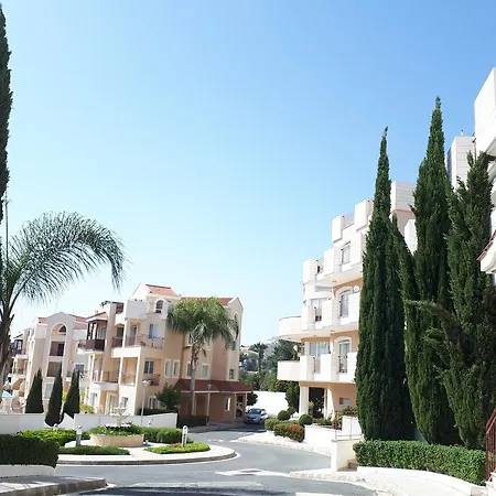 아파트 Pafilia Gardens Block 3
