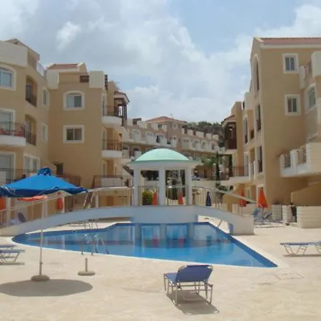 아파트 Pafilia Gardens Block 3 파포스